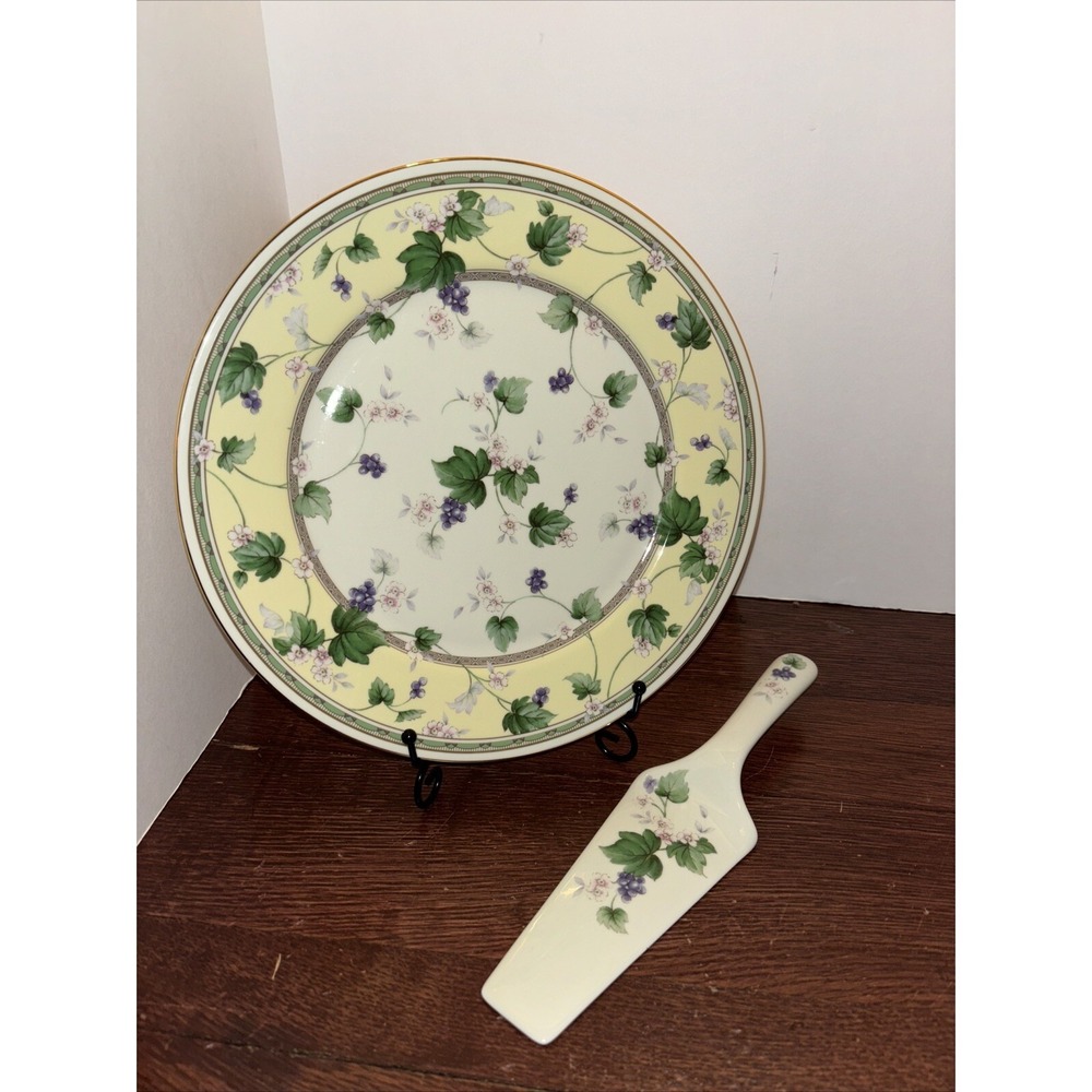 Vintage Andrea By Sadek Cake Plate And Server Floral, Grapes, Leaves‎